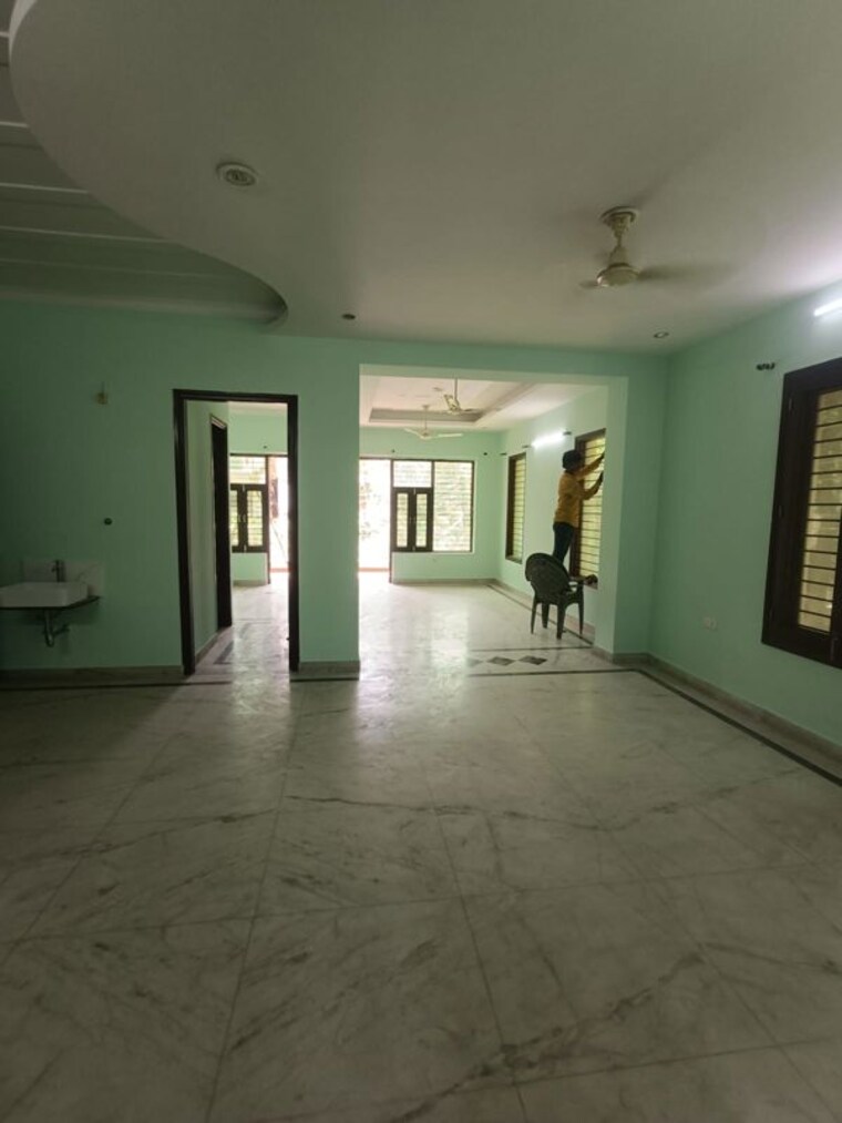 Room, sector 46 3 Bedroom 1650 Sq.Ft. Builder Floor In Sector 46 Gurgaon 10316547