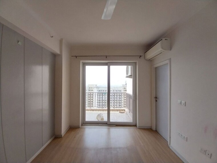 Room, dlf-the-skycourt 3 Bedroom 1900 Sq.Ft. Apartment In Sector 86 Gurgaon 10316603