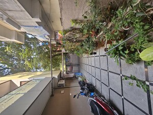 Parking in 6+ BHK Independent House at Karolbagh Apartments, Mehdipatnam – for Sale