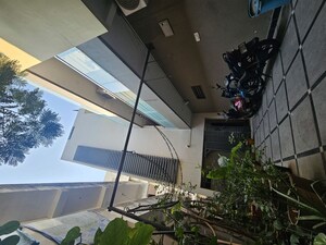 Parking in 6+ BHK Independent House at Karolbagh Apartments, Mehdipatnam – for Sale