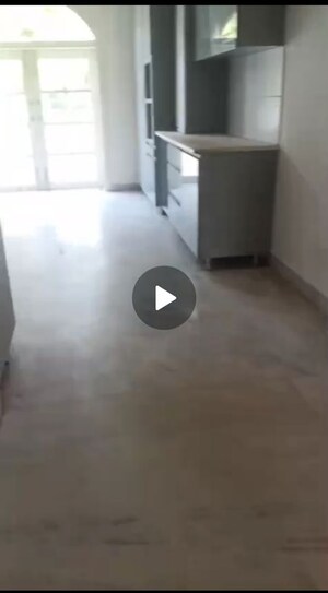 Room in 4 BHK Builder Floor at Sector 21 – for Rent