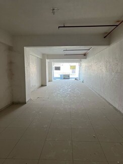 Showroom For Rent in Science City