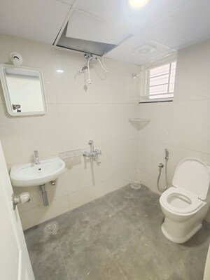 Bathroom in 1 BHK Builder Floor at Hsr Layout Sector 3 – for Rent