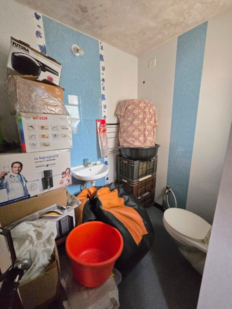 Bathroom, dhayari 2 Bedroom 900 Sq.Ft. Apartment In Dhayari Pune 10316622