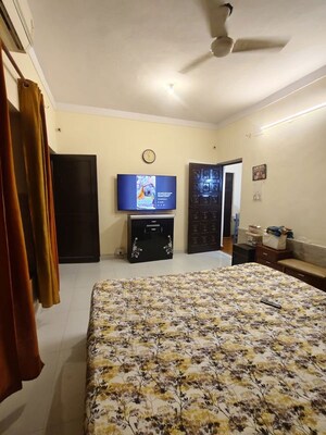 Bedroom in 2 BHK Builder Floor at Mohyal Colony – for Rent
