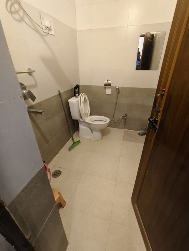 Bathroom, mohyal colony 2 Bedroom 200 Sq.Ft. Builder Floor In Mohyal Colony Gurgaon 10316674