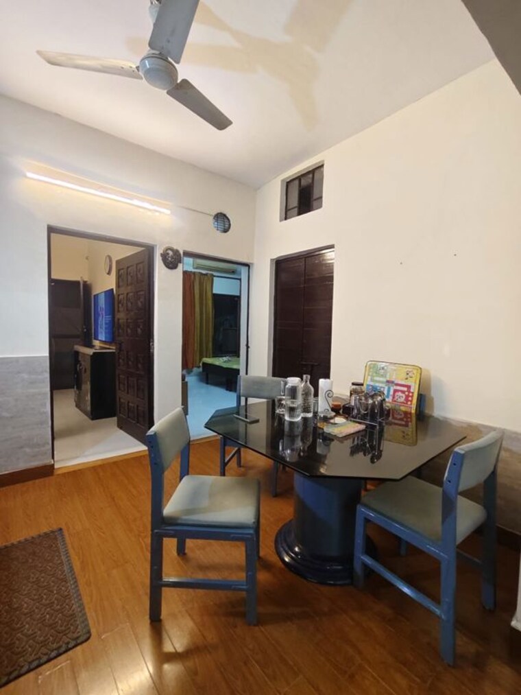 Living Room, mohyal colony 2 Bedroom 200 Sq.Ft. Builder Floor In Mohyal Colony Gurgaon 10316674