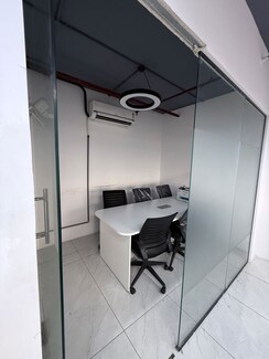 Office Space For Rent in Sector 4