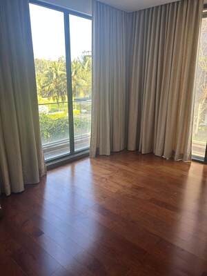 Room in 5 BHK Villa at Prestige Golfshire, Nandi Hills – for Rent