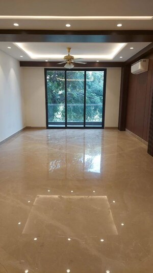 Room in 2.5 BHK Apartment at Mahindra Aura Phase III, Sector 110a – for Rent