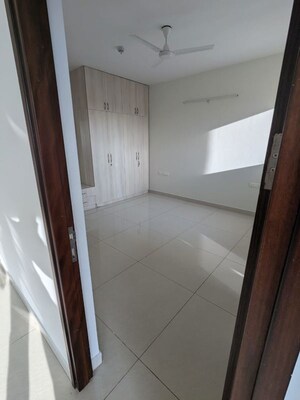 Room in 3 BHK Apartment at Prestige Falcon City, Konanakunte – for Rent