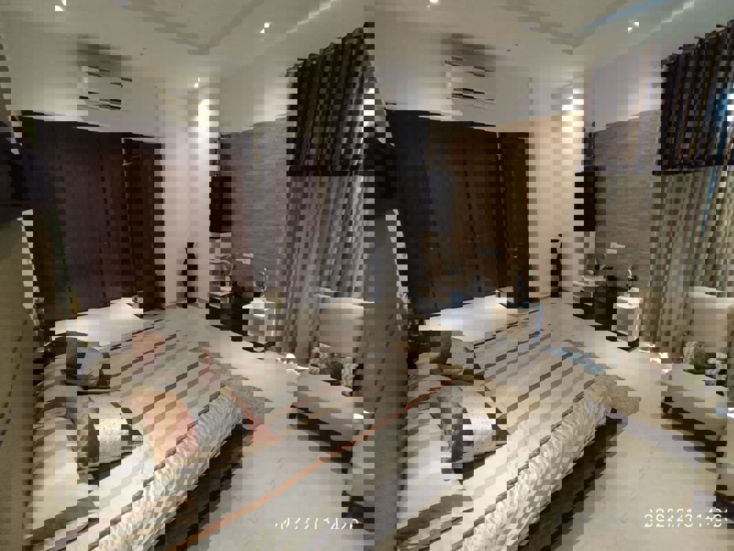 3 BHK + Pooja Room,Study Room,Extra Room,Basement,Store Room 300 Sq.Yd. Builder Floor in BPTP District 3