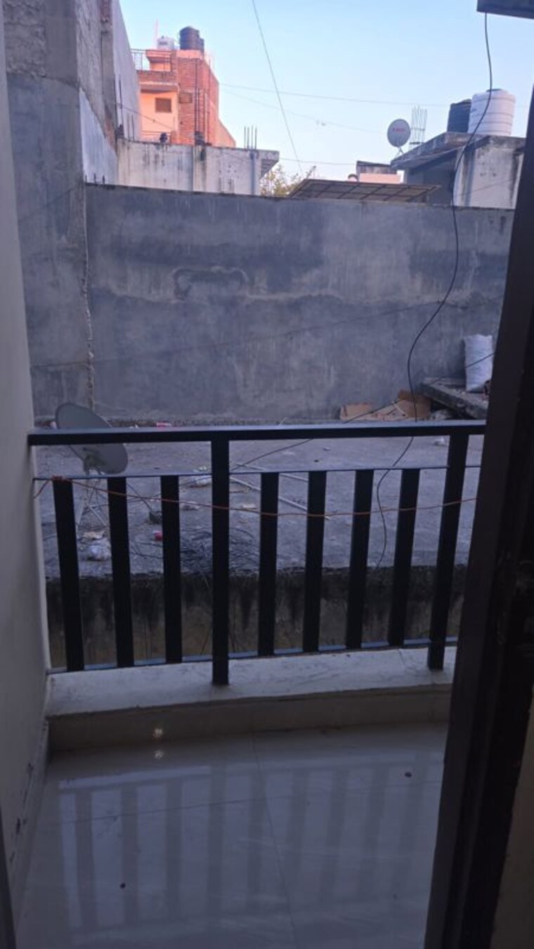 Balcony, freedom fighters enclave 1 RK 350 Sq.Ft. Builder Floor In Freedom Fighters Enclave Delhi 10316822