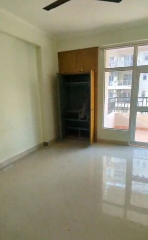 Room in 3 BHK Apartment at JKG Palm Court, Sector 16c Greater Noida – for Rent