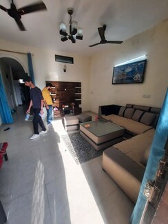 2 BHK + Servant Room Builder Floor For Rent in Malviya Nagar