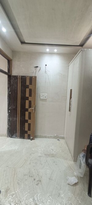 1 BHK Builder Floor For Sale in Rohini Sector 8