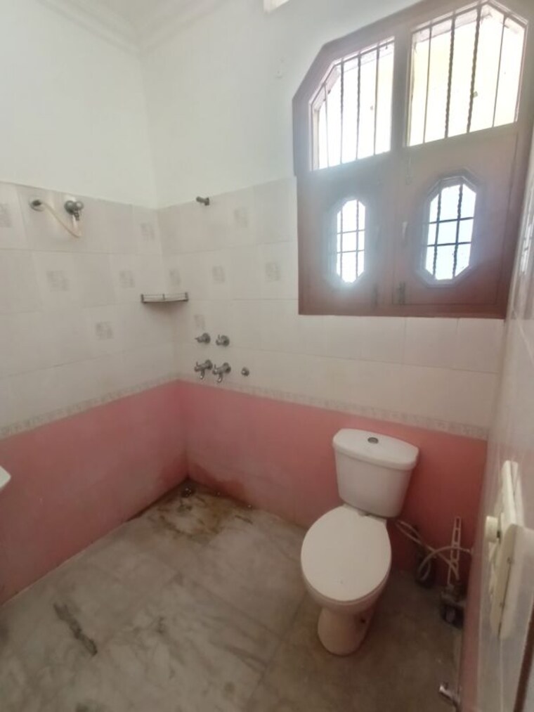 Bathroom, sector 12 panchkula 2 Bedroom 1600 Sq.Ft. Independent House In Sector 12 Panchkula Panchkula 10316964
