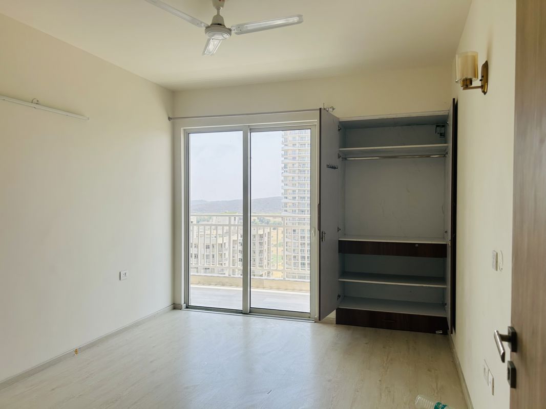3 BHK 1950 Sq.Ft. Apartment in M3M Ikonic
