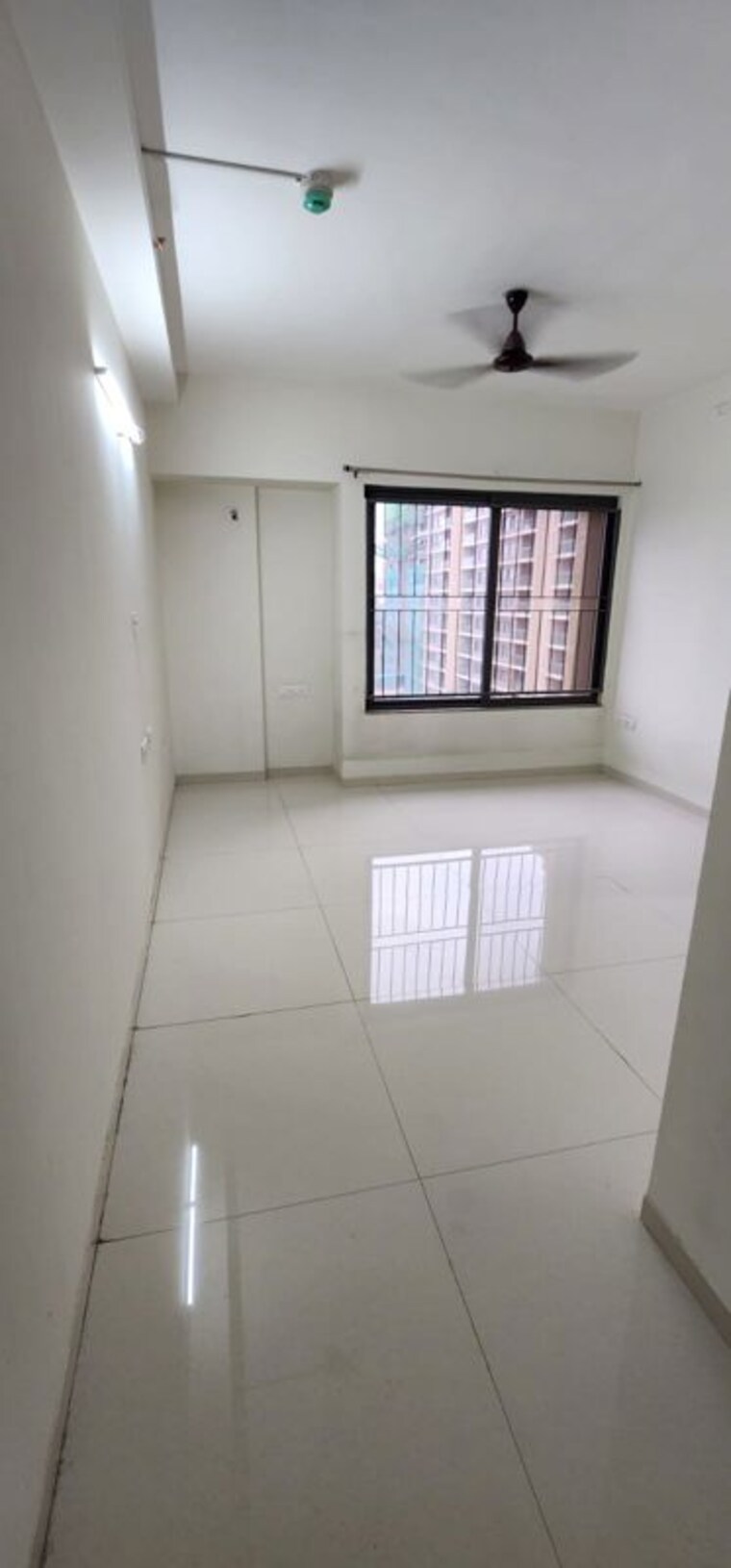 Master Bedroom, kumar-palmspring-towers 3 Bedroom 1600 Sq.Ft. Apartment In Undri Pune 10316973