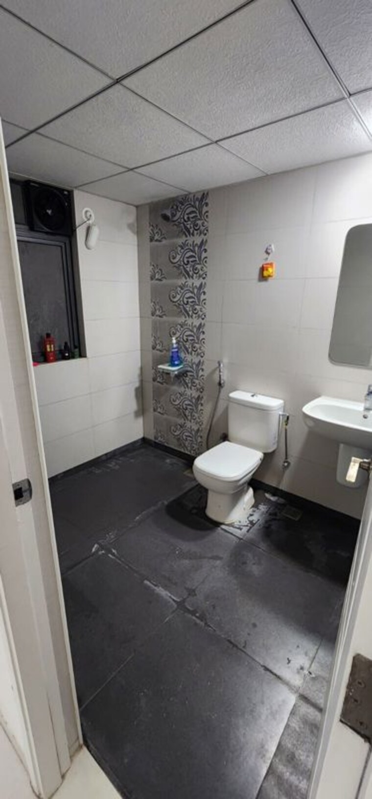 Bathroom, kumar-palmspring-towers 3 Bedroom 1600 Sq.Ft. Apartment In Undri Pune 10316973