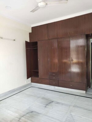 Room in 2 BHK Builder Floor at Sushant Lok I – for Rent