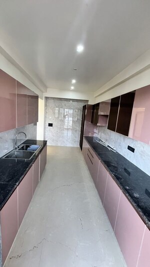 Kitchen in 3 BHK Builder Floor at Sector 43 – for Rent