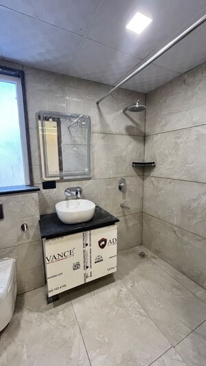 Kitchen in 3 BHK Builder Floor at Sector 43 – for Rent