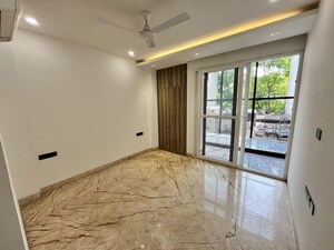 Room in 3 BHK Builder Floor at Sushant Lok I – for Rent