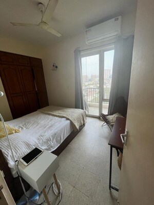 Bedroom in 2 BHK Apartment at DLF Regency Park I, Dlf Phase iv – for Rent