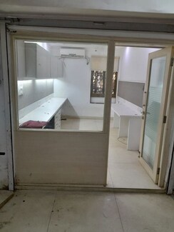 Retail Shop For Rent in Hilton Tower