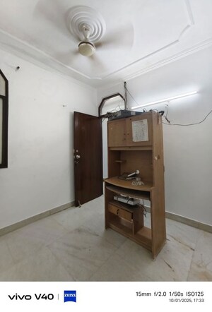 Furnished Amenities in 2 BHK Builder Floor at Savitri Nagar – for Rent