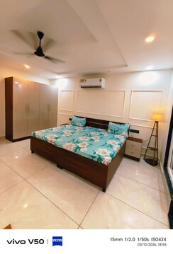 Studio+Builder Floor For Rent in Sushant Lok I