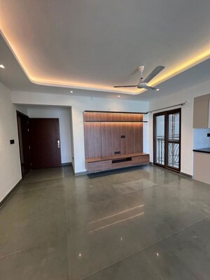 Room in 2 BHK Apartment at Centreo , Kanakapura Road – for Rent