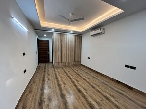 Room in 3 BHK Builder Floor at Sector 43 – for Rent