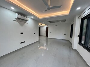 Room in 3 BHK Builder Floor at Sector 43 – for Rent
