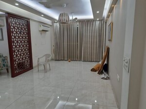 Bathroom in 4 BHK Apartment at The Rama Apartment, Sector 43 – for Rent