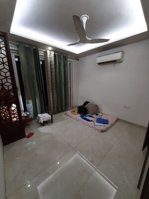 Living Room in 4 BHK Apartment at The Rama Apartment, Sector 43 – for Rent