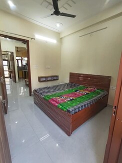 2 BHK + Extra Room Builder Floor For Rent in Sector 42