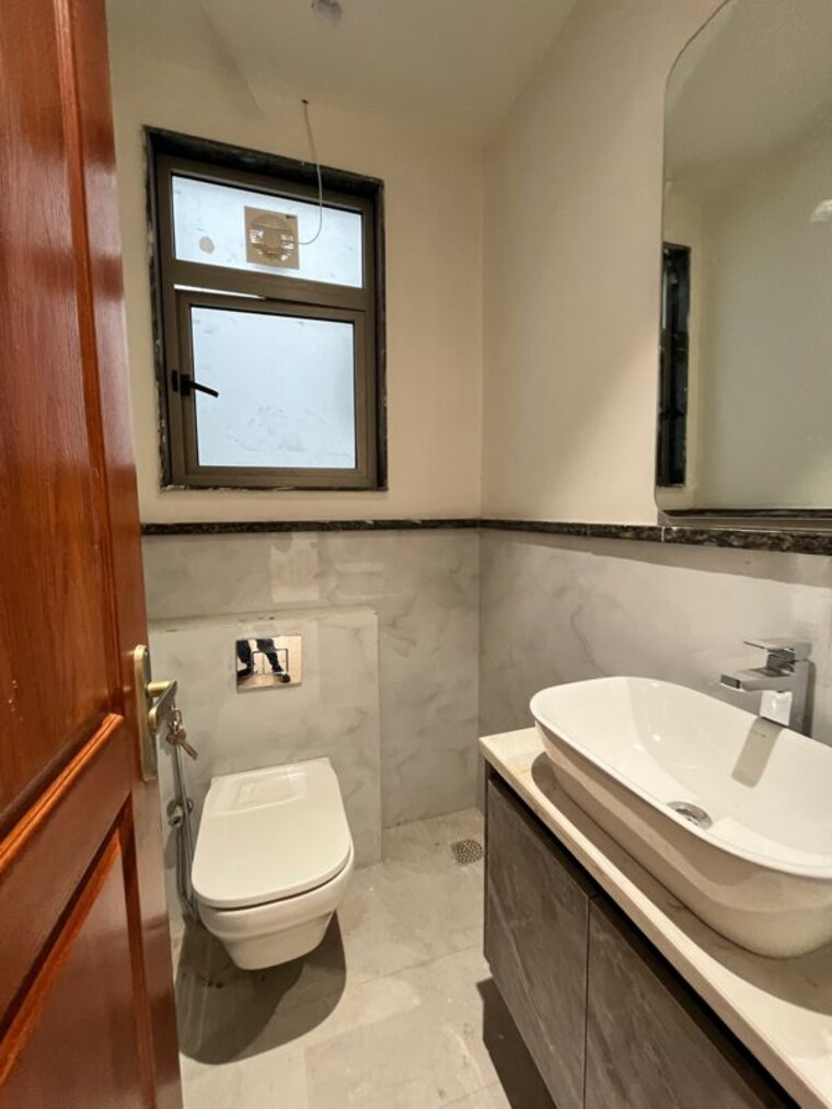 Bathroom, sushant lok i 3 Bedroom 1745 Sq.Ft. Builder Floor In Sushant Lok I Gurgaon 10025786