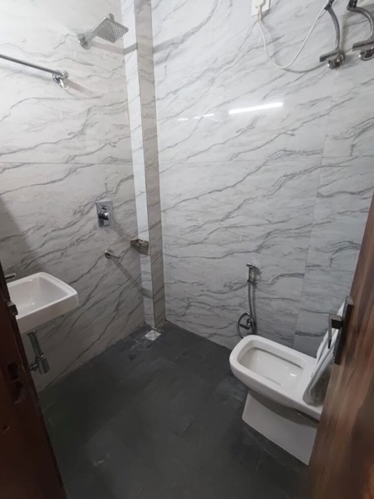Bathroom, sector 42 2 Bedroom 1254 Sq.Ft. Builder Floor In Sector 42 Gurgaon 10018119
