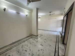 Room in 2.5 BHK Builder Floor at Bancourt Apartment, Sector 44 – for Rent