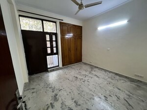 Room in 2.5 BHK Builder Floor at Bancourt Apartment, Sector 44 – for Rent