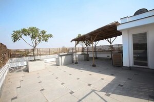 Parking in 4 BHK Builder Floor at Vasant Vihar – for Rent