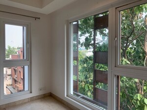 Room in 4 BHK Builder Floor at Vasant Vihar – for Rent