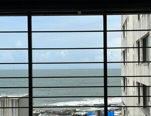 Room in 2 BHK Apartment at Malabar Apartments, Malabar Hill – for Sale