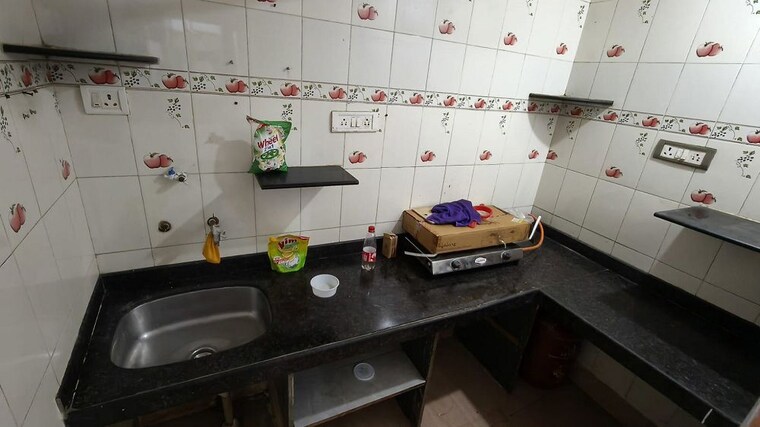 Kitchen, bandra west 1 Bedroom 500 Sq.Ft. Apartment In Bandra West Mumbai 10317037