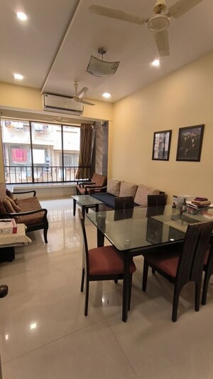 Team Area in 2 BHK Apartment at Siddharth Nagar – for Rent