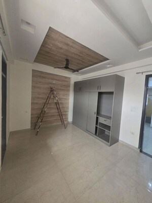 Room in 3 BHK Builder Floor at Gms Road – for Rent