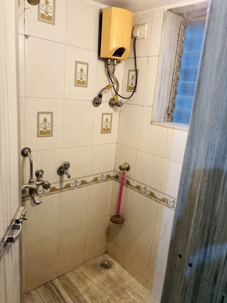 Bathroom, mulund west 1 Bedroom 530 Sq.Ft. Apartment In Mulund West Mumbai 10317071