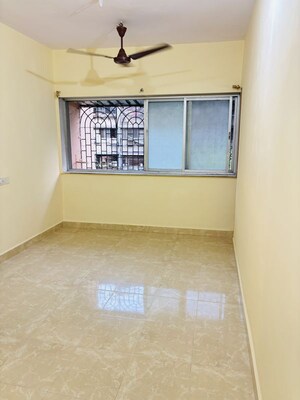 Room in 1 BHK Apartment at Mulund West – for Rent